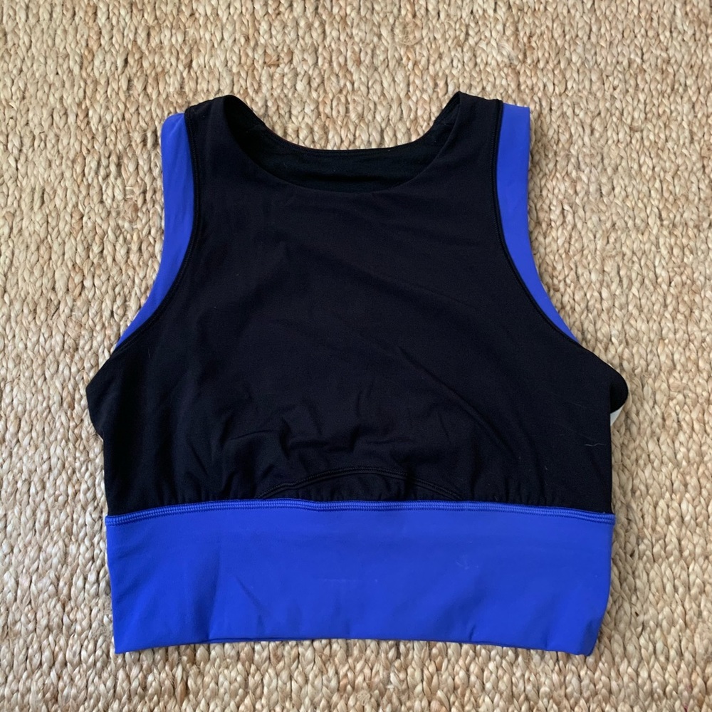 Lululemon sports bra